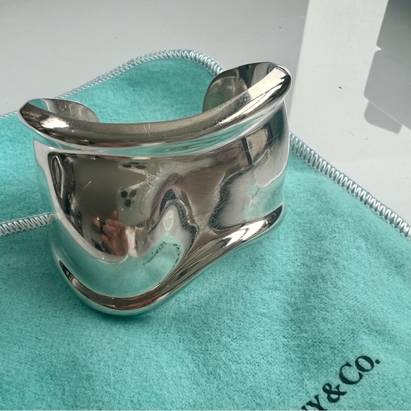 SOLD ON eBAY! Tiffany & Co 1978 Bone Cuff Bracelet Elsa Peretti Vintage Silver - Picture 4 of 11